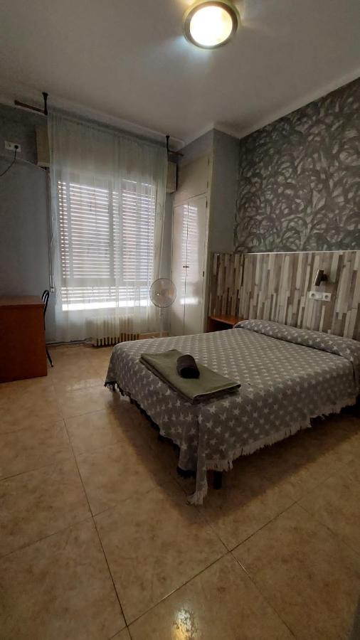 Pension Suiza Reus Εξωτερικό φωτογραφία